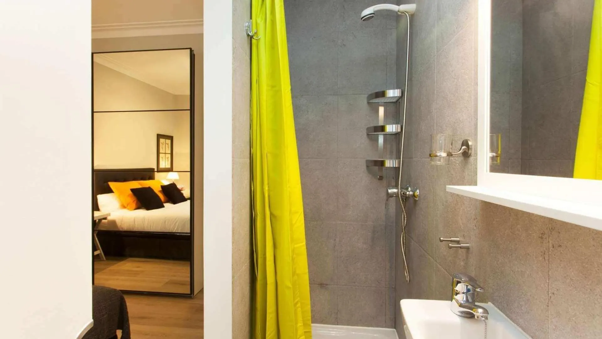 Bonito Apartamento Para 2 Barcelona 0*,  Spanien